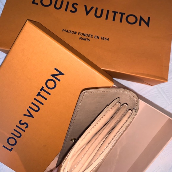 AUTHENTICATED Louis Vuitton long wallet - Picture 15 of 16
